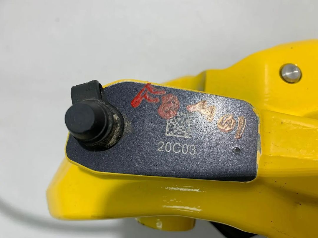 Brembo Yellow 6-Piston Kit — view 8