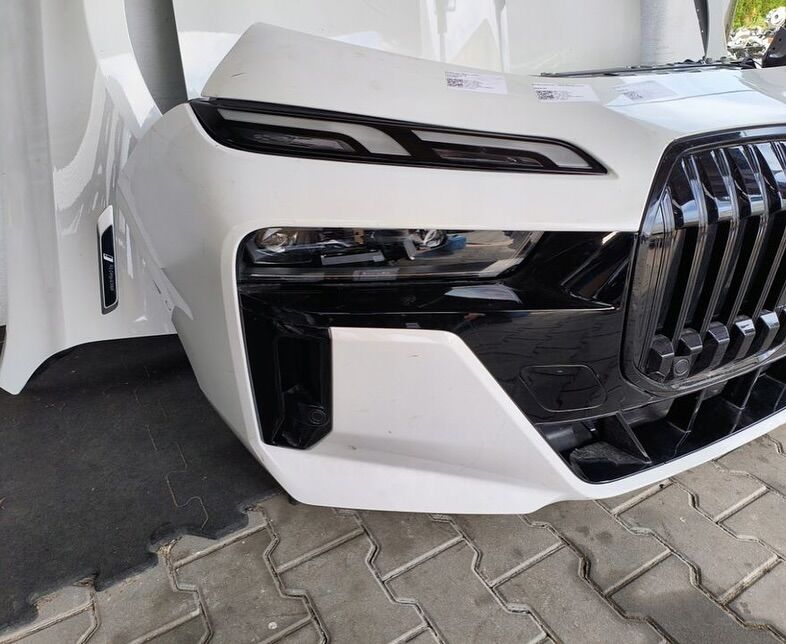 BMW X7 Crystal LED Headlights — view 3