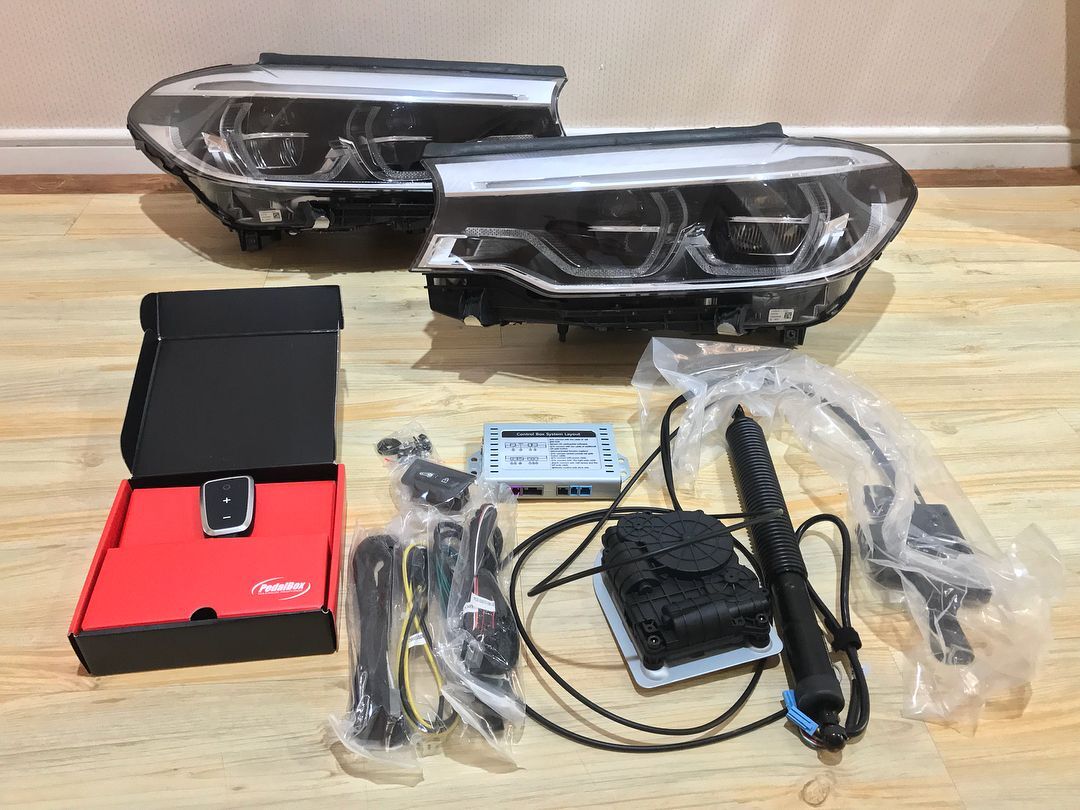 BMW Adaptive LED Headlights — view 3