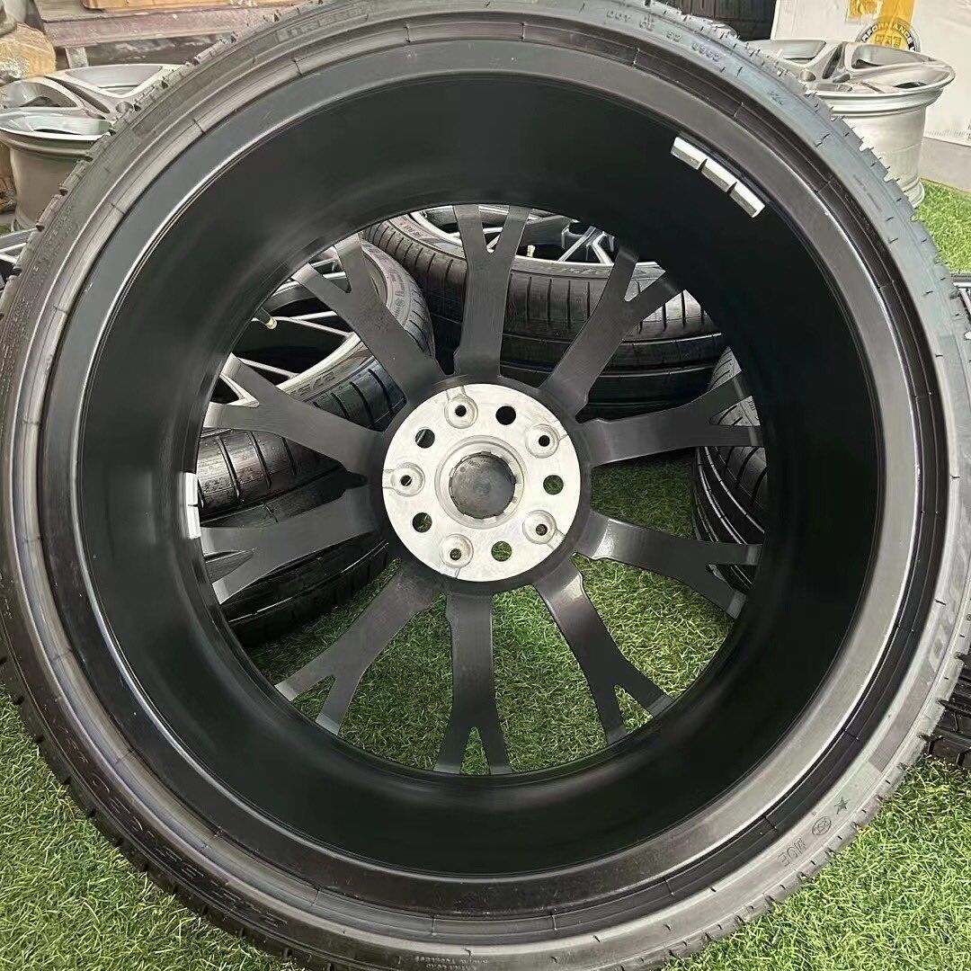 BMW M Multi-Spoke Black/Machined + Tires — view 4