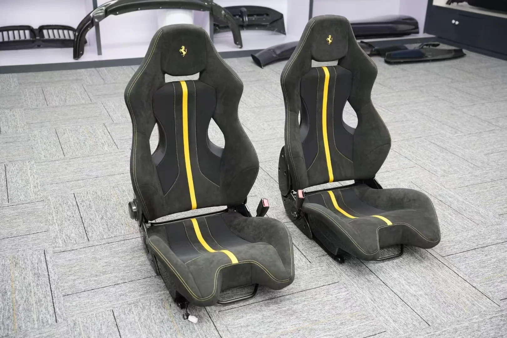 Aero Republic 1:1 Pista-Style Dry Prepreg Carbon Fiber Seat for Ferrari 488 — view 7