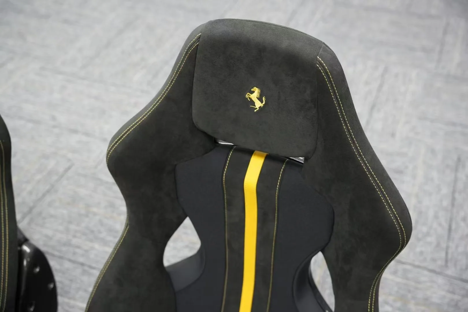 Aero Republic 1:1 Pista-Style Dry Prepreg Carbon Fiber Seat for Ferrari 488 — view 11