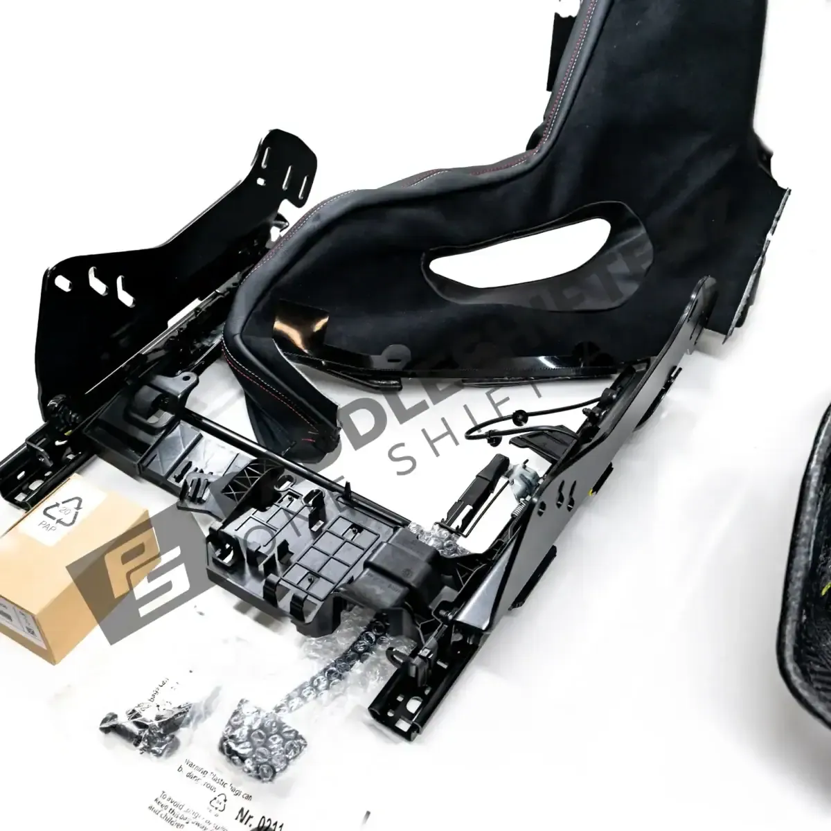 BMW M4 CSL G82 Carbon Bucket Seat — Single — view 3